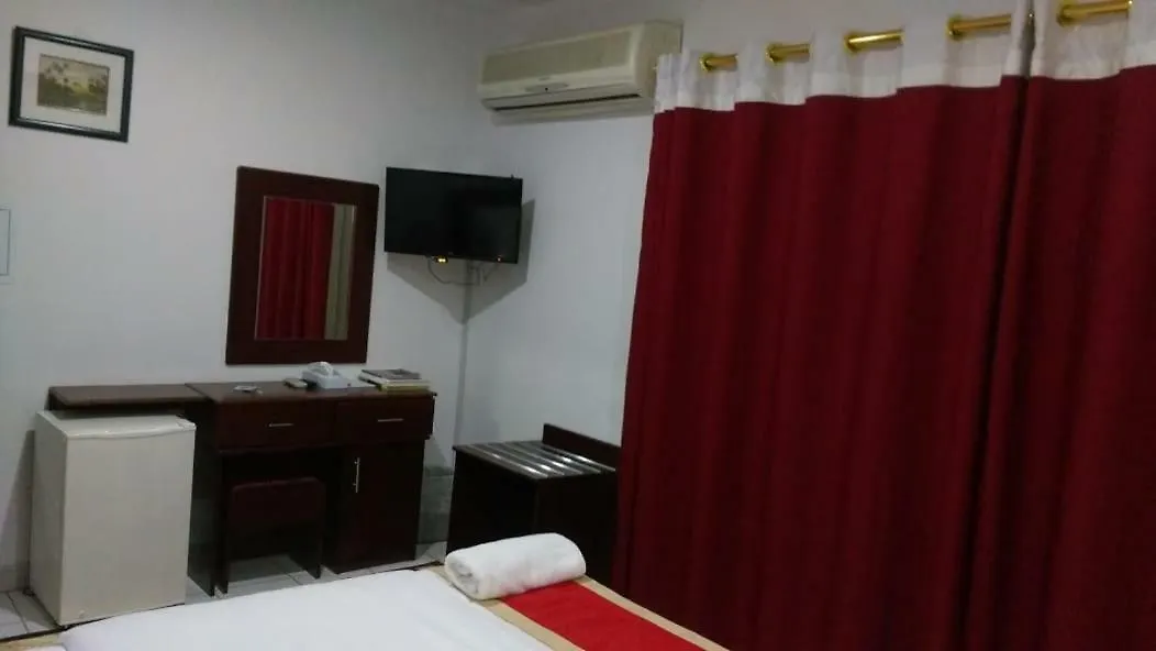 Hala Hotel Apartments 샤르자 3*,  아랍에미리트